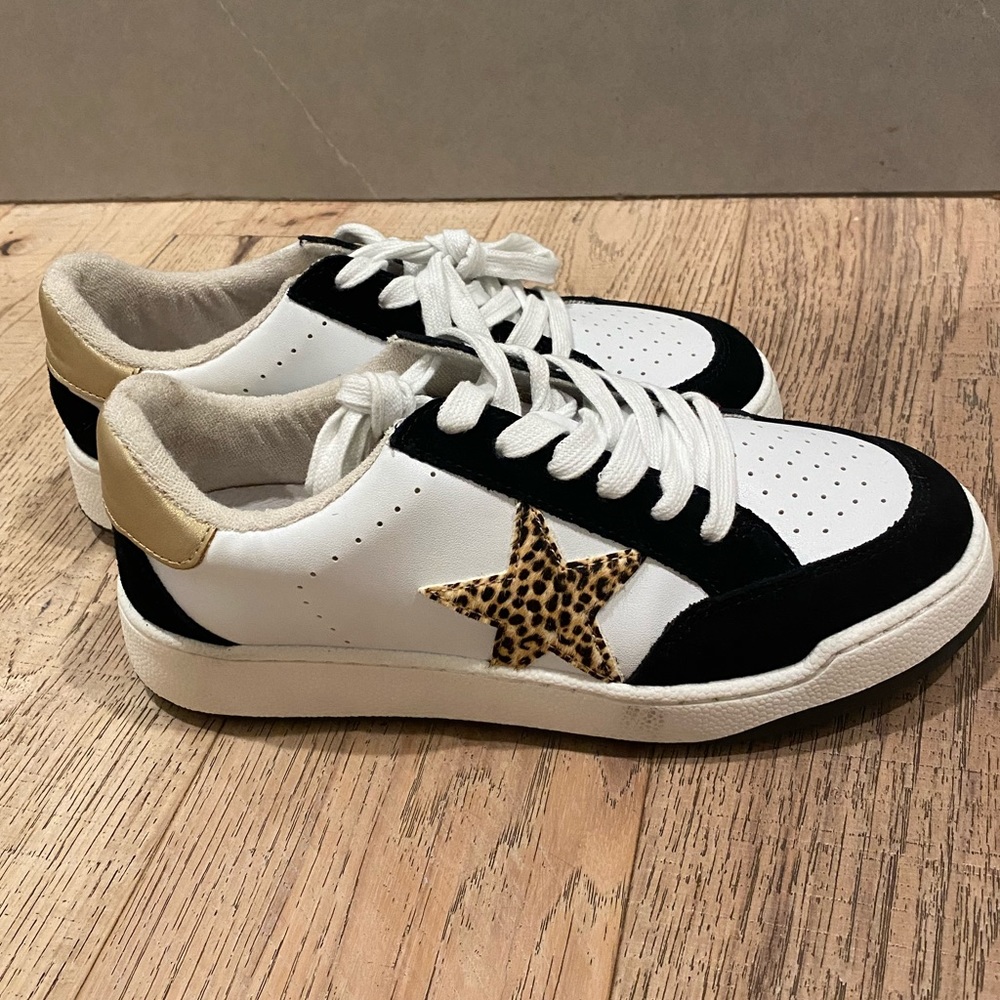 Steven by Steve Madden sneakers NWT